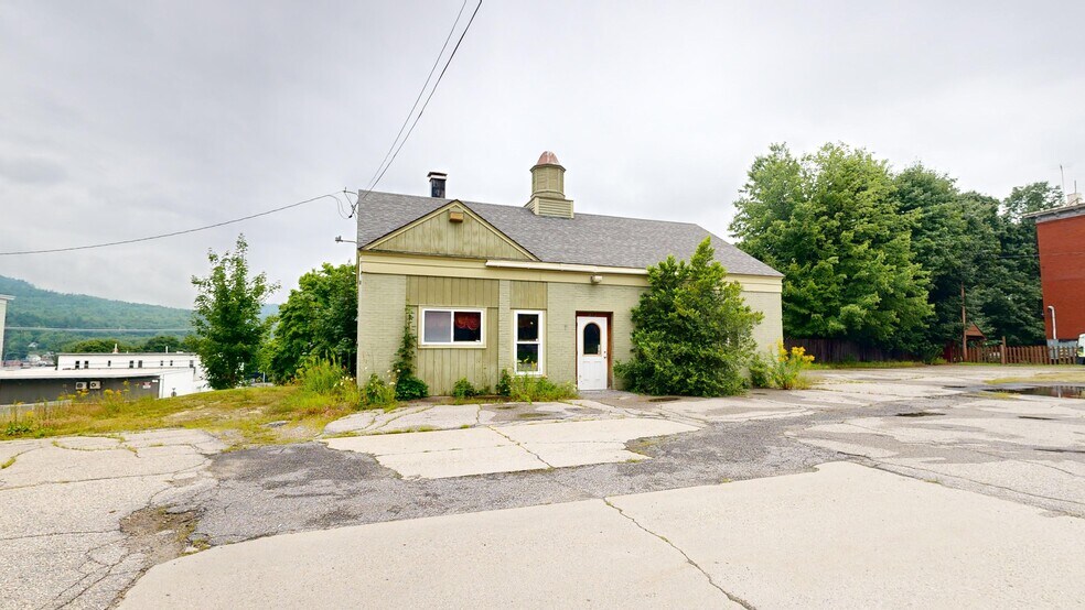 More Photos Of 352 Hancock St, Rumford Storefront Retail Office For Sale