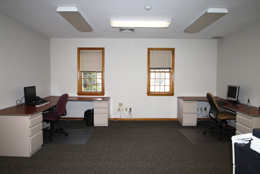 More Photos Of 2527 Cranberry Hwy, Wareham Office For Sale