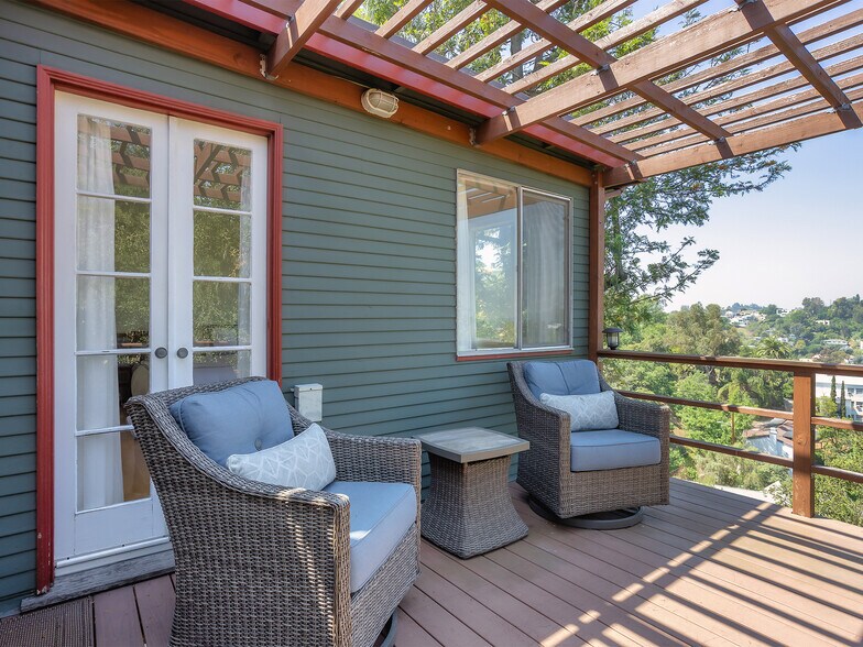 More Photos Of 1825 Altivo Way, Los Angeles Multifamily For Sale