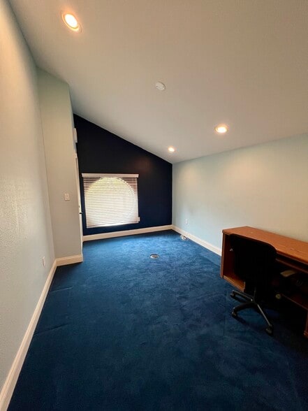 More Photos Of 10225 Ulmerton Rd, Largo Office For Lease