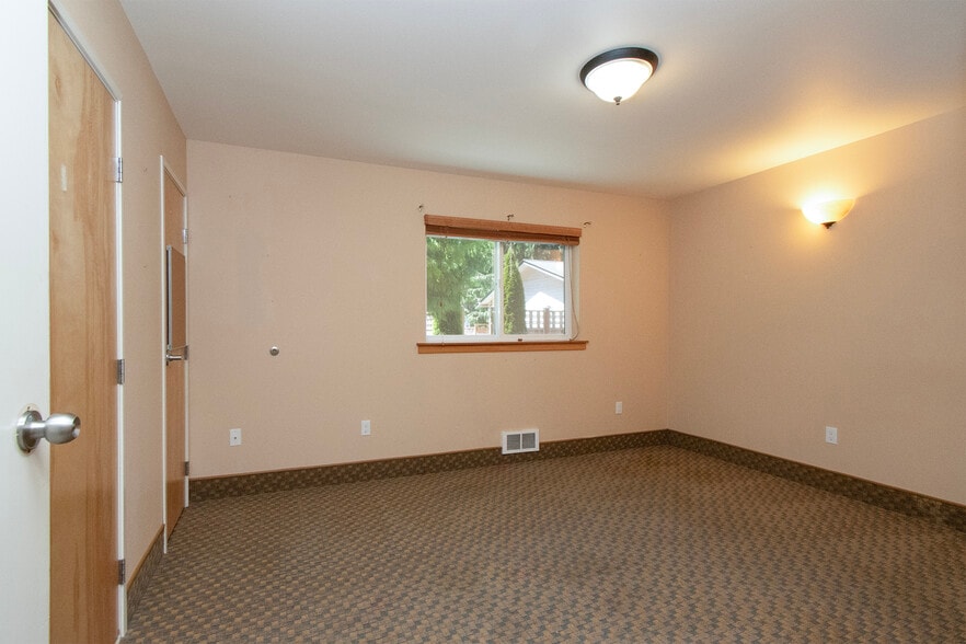 More Photos Of 202 Birdsong Ln, Port Angeles Healthcare For Sale