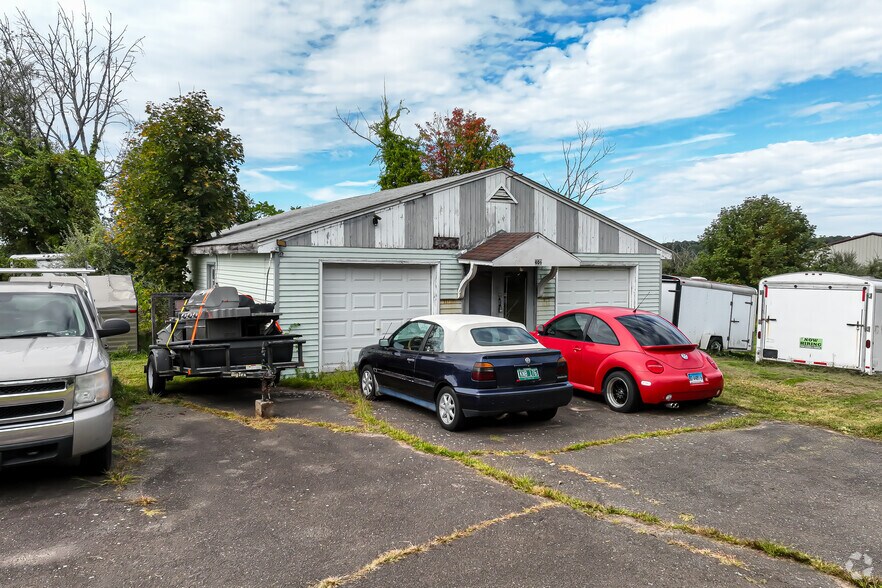 Primary Photo Of 406 Somers Rd, Ellington Freestanding For Sale