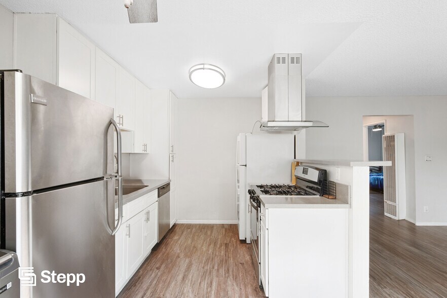 More Photos Of 2202-2208 Michigan Ave, Los Angeles Apartments For Sale