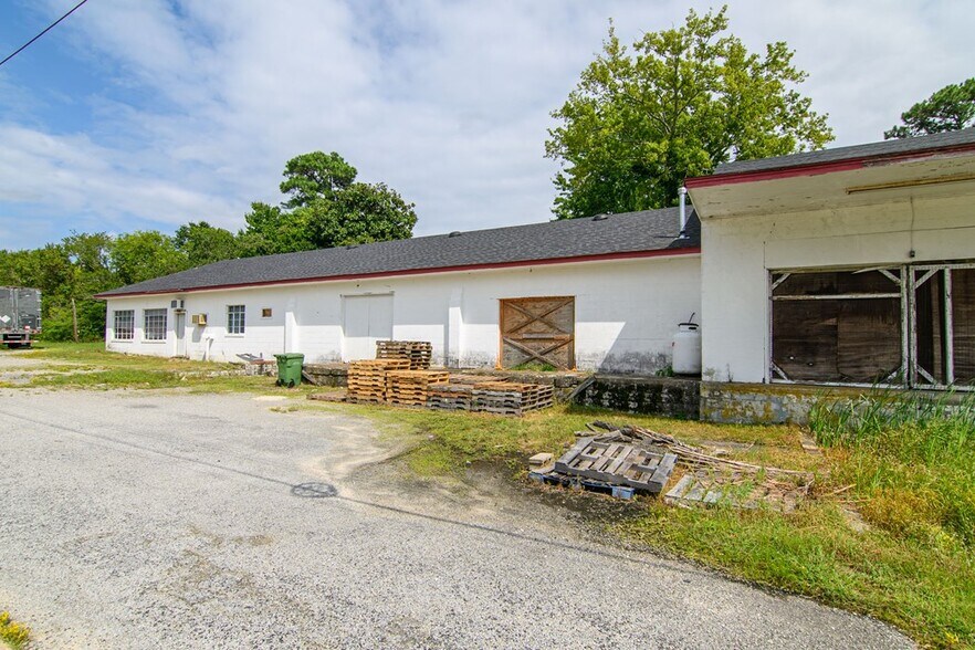 More Photos Of 3367 Broad St, Exmore Showroom For Sale