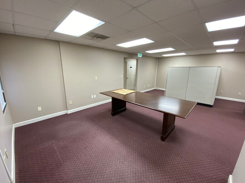 More Photos Of 2007 Old Montgomery Hwy, Birmingham Warehouse For Lease