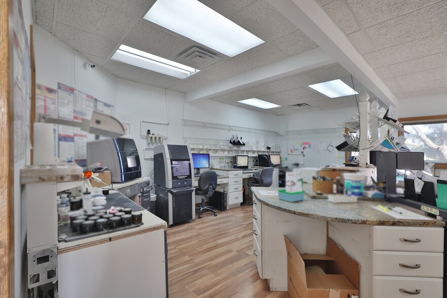 More Photos Of 2425 Deewood Dr, Columbus Medical For Sale