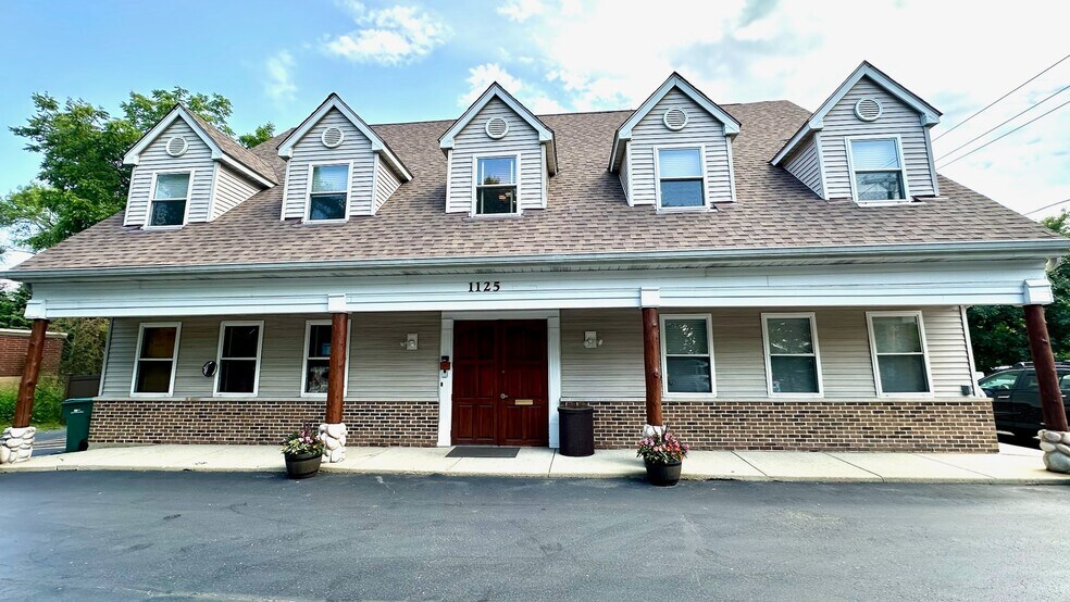 Primary Photo Of 1125 N Delany Rd, Gurnee Medical For Sale