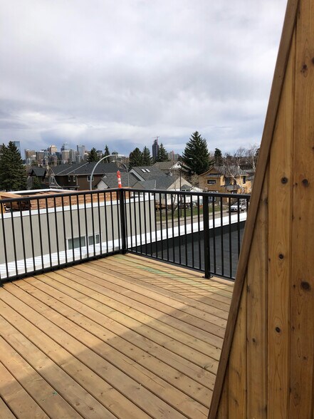 More Photos Of 2104 5 Ave NW, Calgary Apartments For Sale
