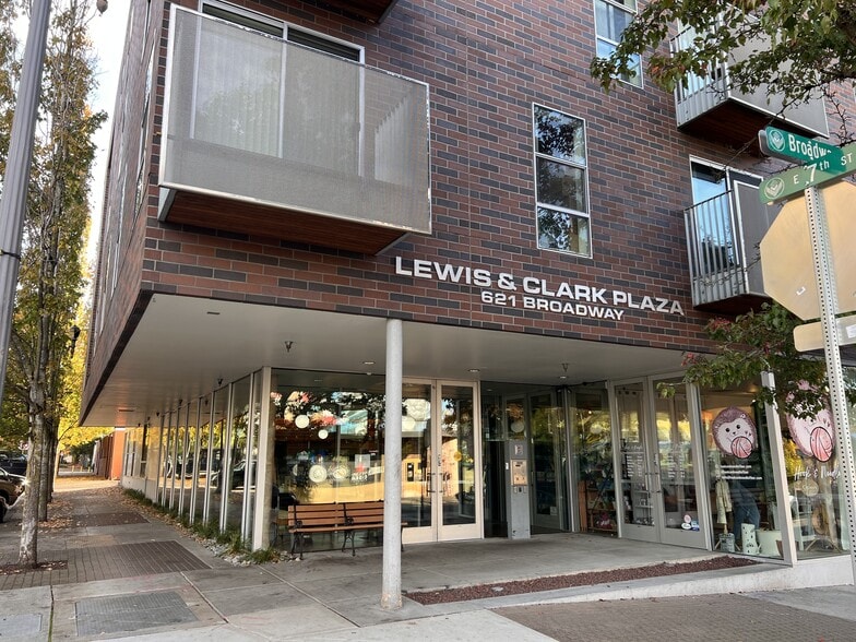 More Photos Of 621 Broadway St, Vancouver Apartments For Lease