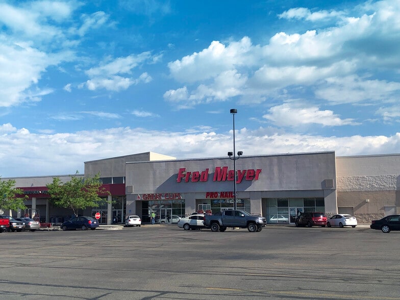 More Photos Of 1547-1561 N Yellowstone Hwy, Idaho Falls General Retail For Lease