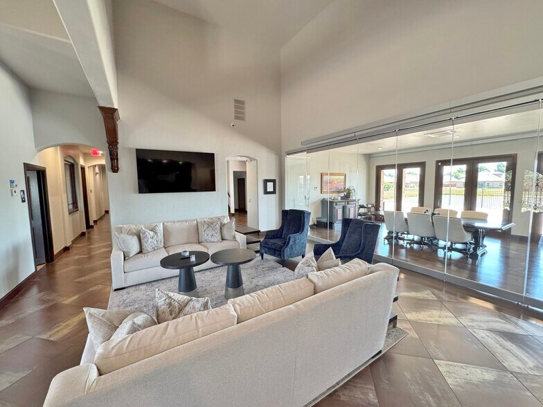 More Photos Of 9600 S May Ave, Oklahoma City Office Residential For Sale