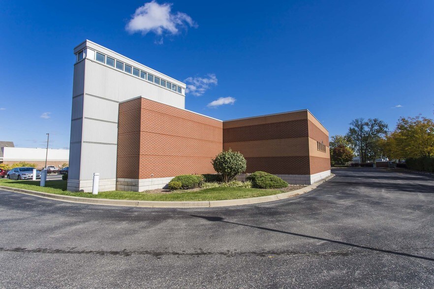More Photos Of 900 Spring St, Jeffersonville Medical For Lease