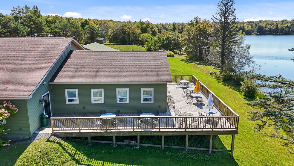 More Photos Of 60 Lake Lorain Rd, Poyntelle Restaurant For Sale