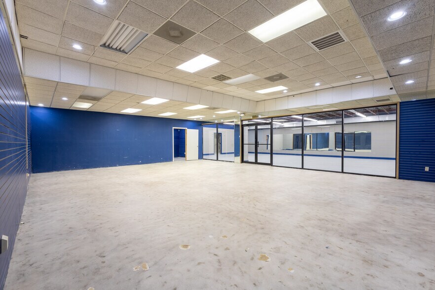 More Photos Of 119 E Rhapsody Dr, San Antonio Research And Development For Sale