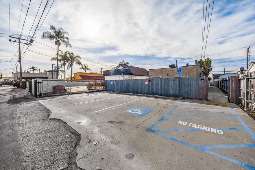 More Photos Of 126 N Euclid St, Fullerton Office Residential For Sale