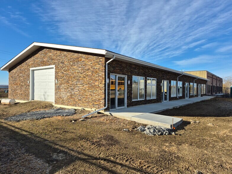 Primary Photo Of 5225 51 Av, Wabamun Storefront For Sale