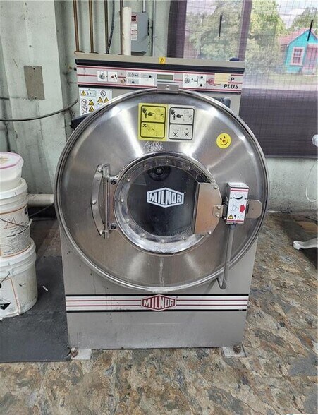 More Photos Of 1627 Main St, Northampton Storefront For Lease