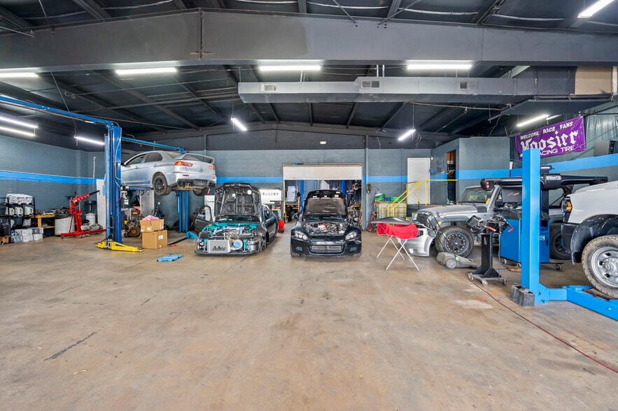 More Photos Of 808-810 W Main St, Jamestown Auto Repair For Sale