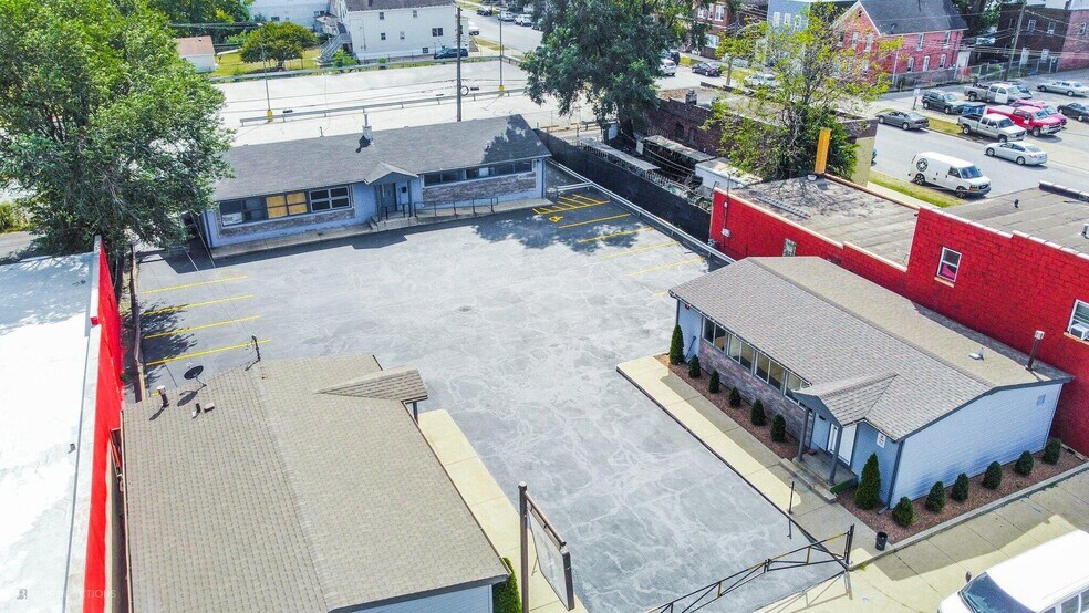 More Photos Of 523 W Chicago Ave, East Chicago Medical For Lease