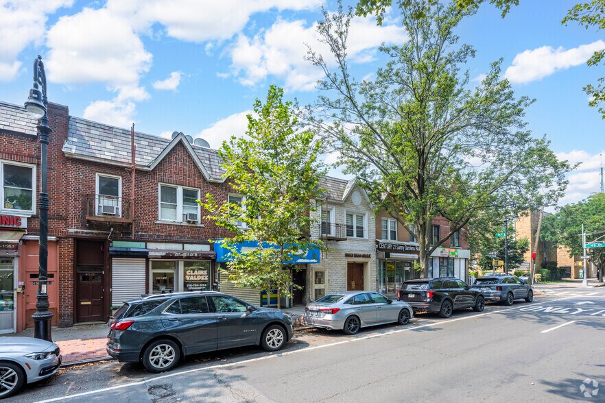More Photos Of 4508 Skillman Ave, Sunnyside Storefront Retail Residential For Lease