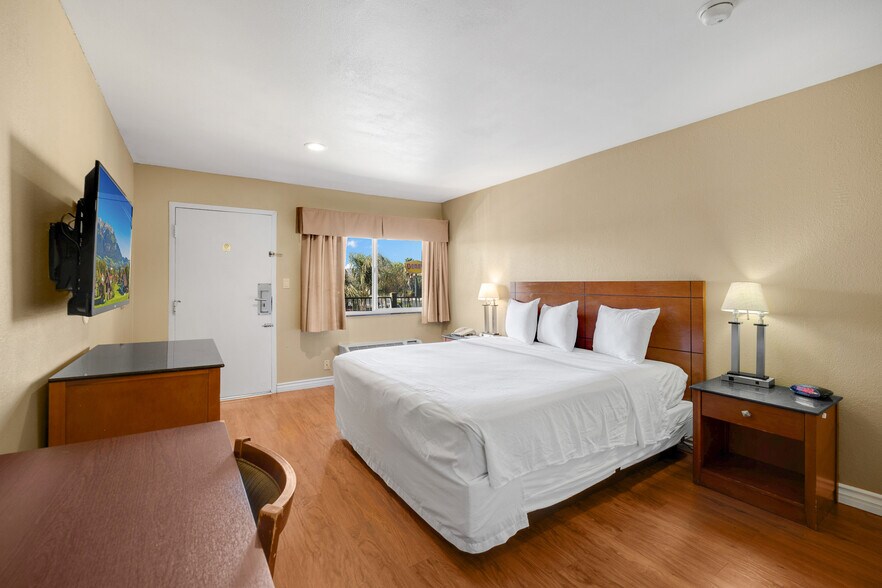 More Photos Of 2625 W Florida Ave, Hemet Hotel For Sale