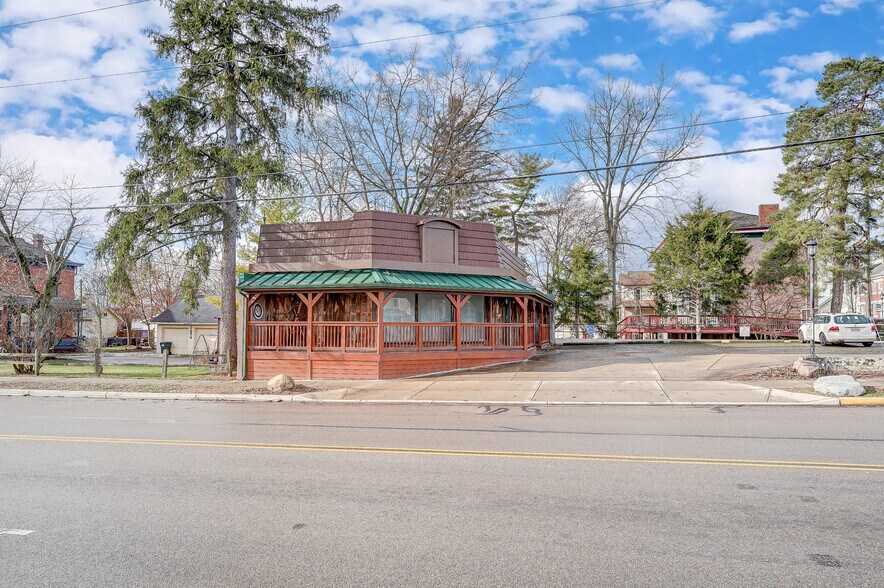 More Photos Of 53 E Market St, Germantown Restaurant For Sale