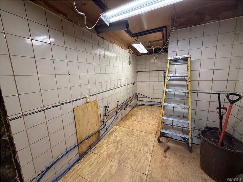 More Photos Of 504 Amherst St, Buffalo Storefront For Lease