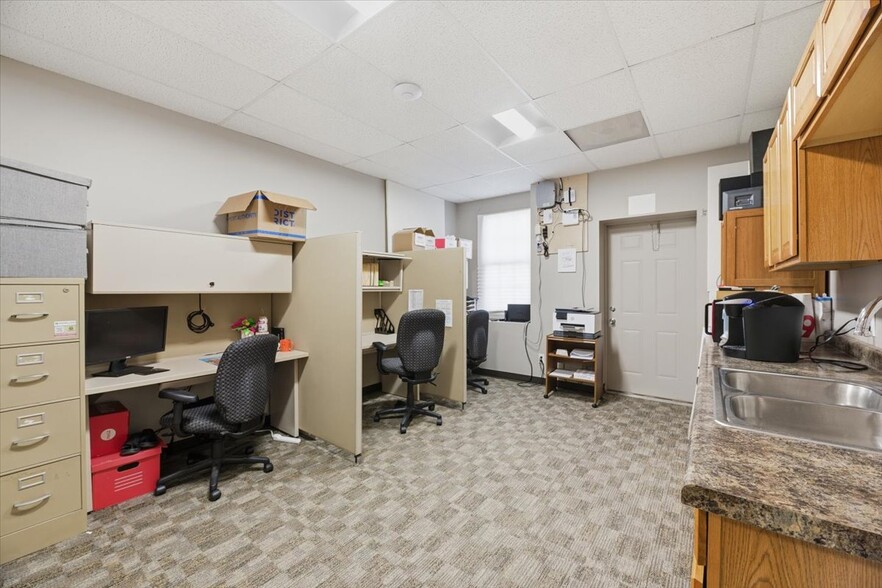 More Photos Of 600 S 4th St, Council Bluffs Office For Lease