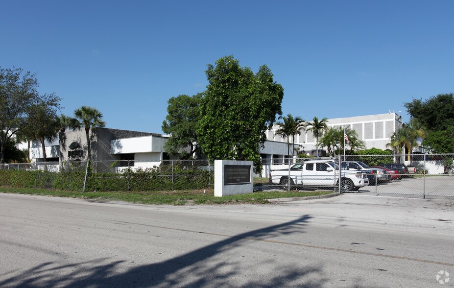 More Photos Of 2121 NW 15th Ave, Pompano Beach Warehouse For Lease