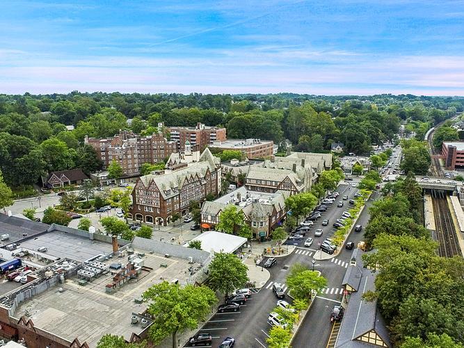 More Photos Of 8 Spencer Pl, Scarsdale Storefront Retail Office For Lease