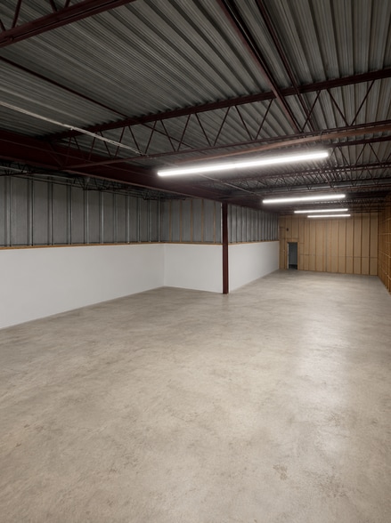 More Photos Of 969-979 Meriden Waterbury Tpke, Plantsville Freestanding For Lease
