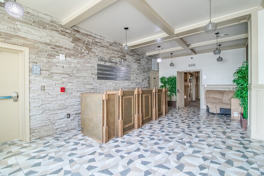 More Photos Of 21 E Athens St, Winder General Retail For Sale