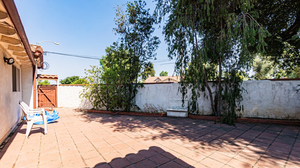 More Photos Of 635 Veile Ave, Beaumont Office For Lease