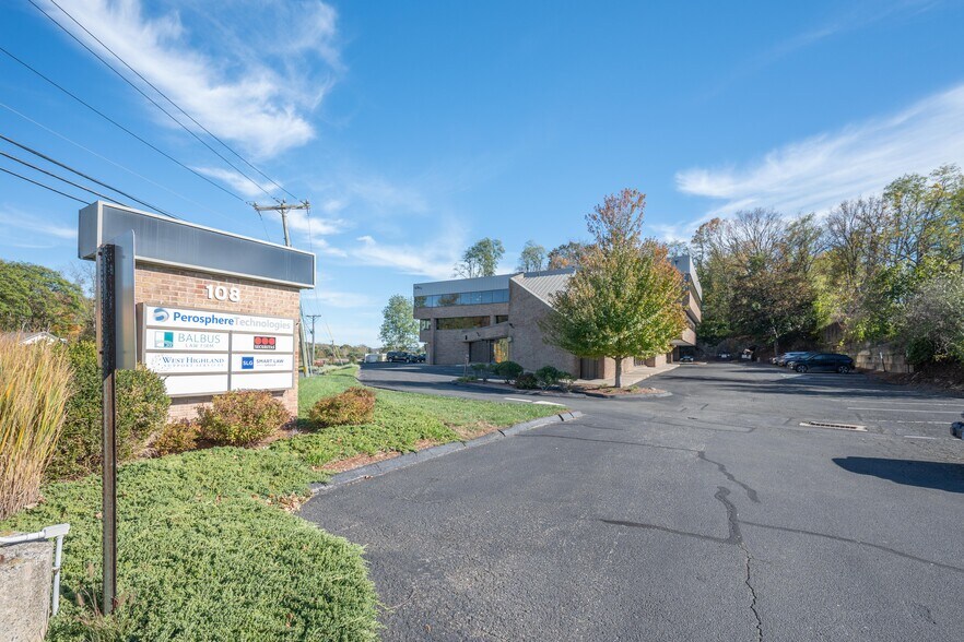 More Photos Of 108 Mill Plain Rd, Danbury Office For Lease