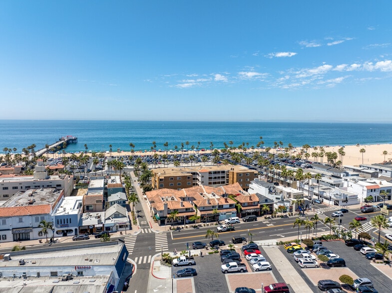 More Photos Of 611-615 E Balboa Blvd, Newport Beach Storefront Retail Residential For Sale