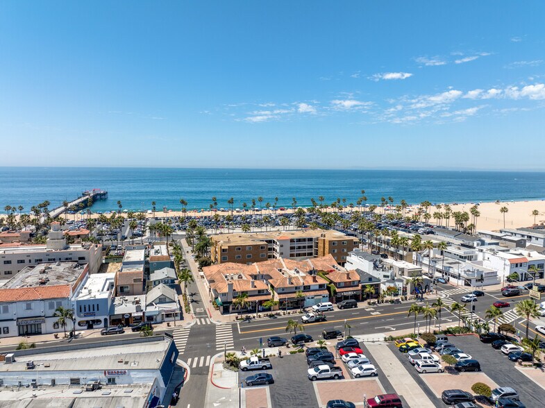 More Photos Of 611 E Balboa Blvd, Newport Beach Storefront Retail Residential For Sale