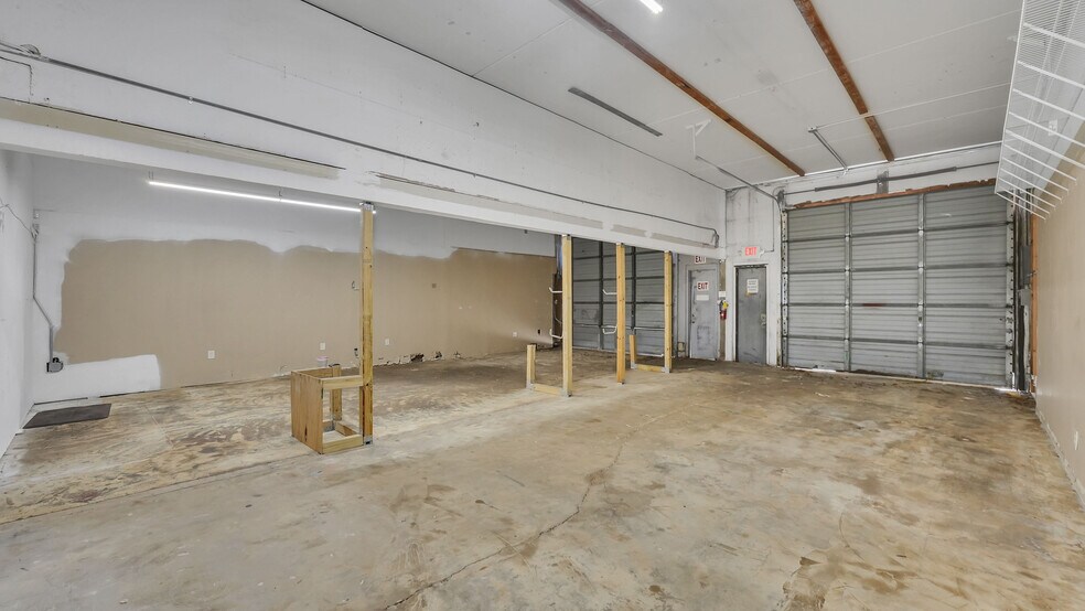 More Photos Of 10910-10920 Wiles Rd, Coral Springs Warehouse For Lease