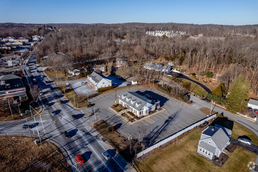 More Photos Of 1975 Mendon Rd, Cumberland Bank For Lease