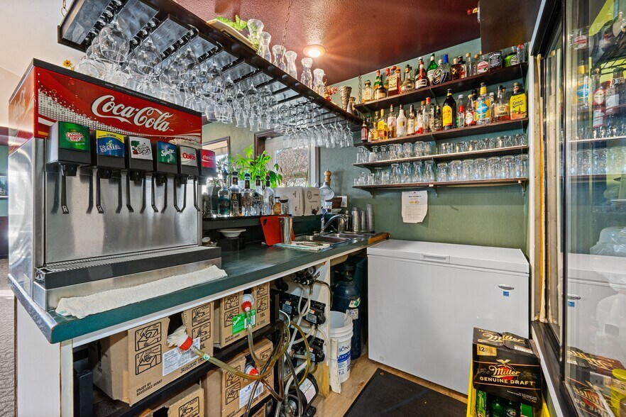 More Photos Of 1916 10th Av, Spruce View Restaurant For Sale