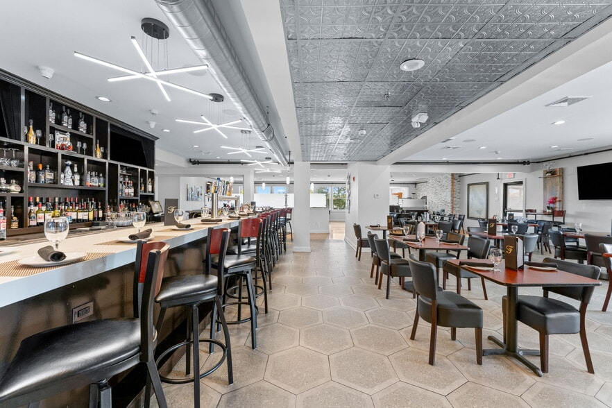 More Photos Of 119 Washington St, Plainville Restaurant For Lease