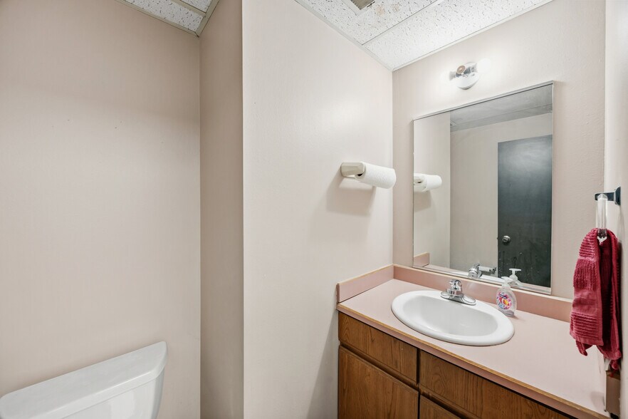 More Photos Of 10855 Irma Dr, Northglenn Warehouse For Sale