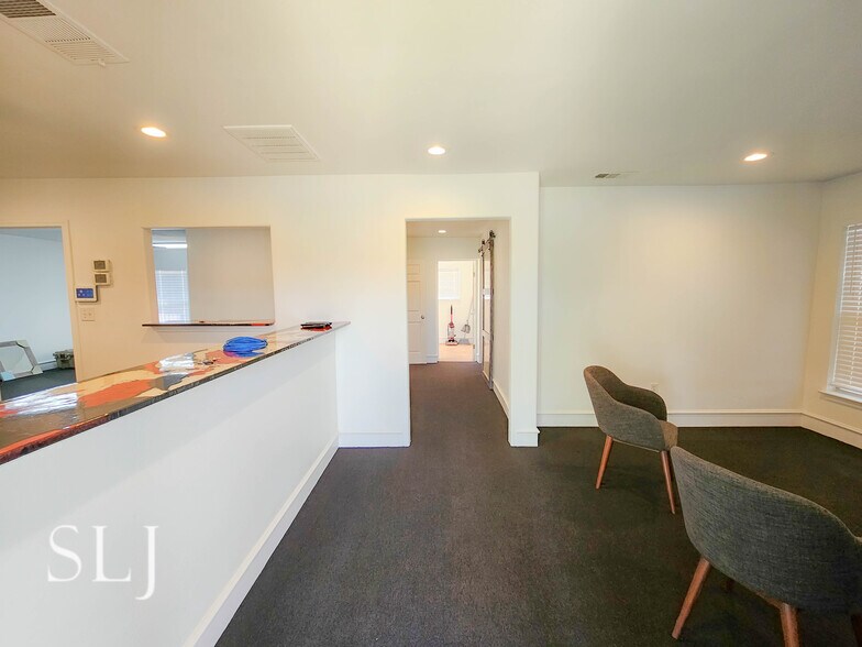 More Photos Of 2928 Inwood Rd, Dallas Medical For Lease