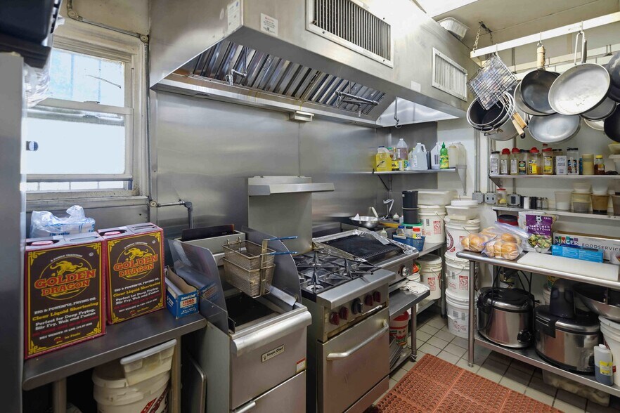 More Photos Of 5921 Tacony St, Philadelphia Bar For Sale
