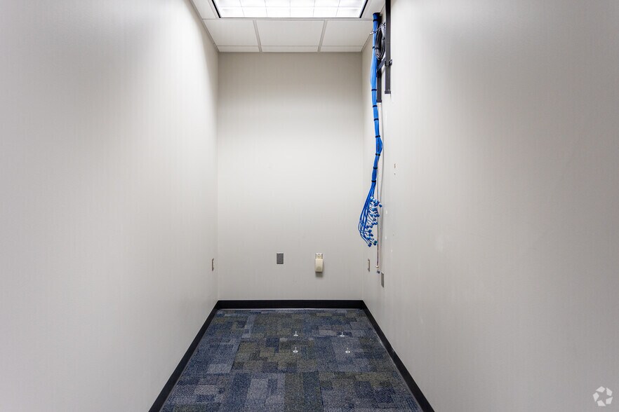 More Photos Of 575 Oak Ridge Tpke, Oak Ridge Office For Sale