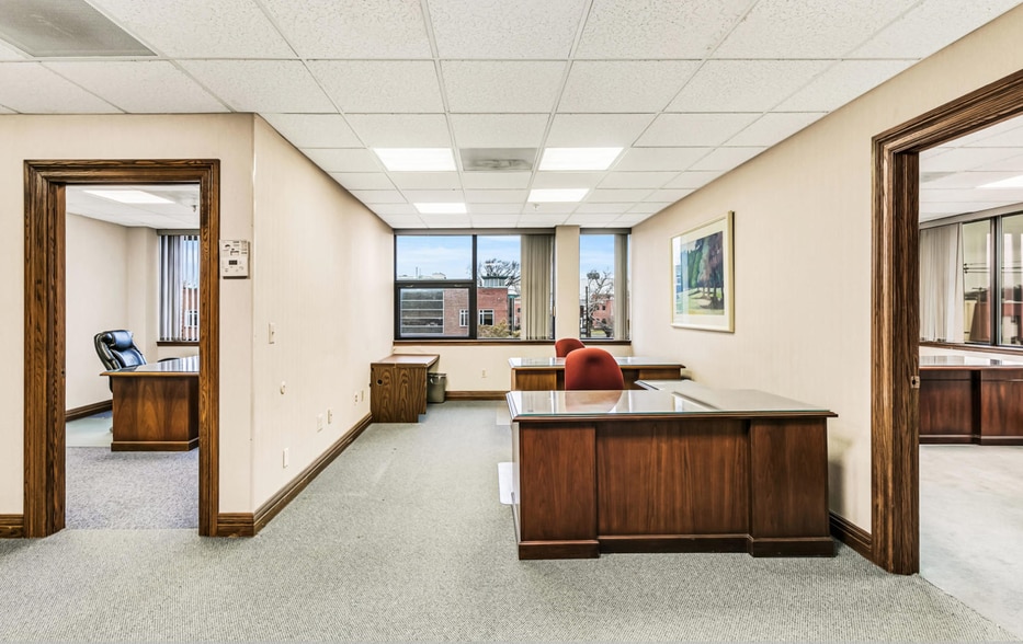 More Photos Of 10 Allen St, Toms River Office For Lease
