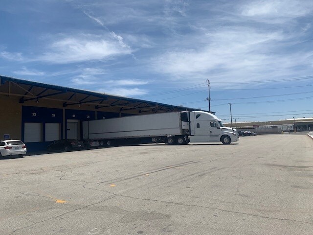 More Photos Of 1937-2035 E Vernon Ave, Vernon Refrigeration Cold Storage For Lease