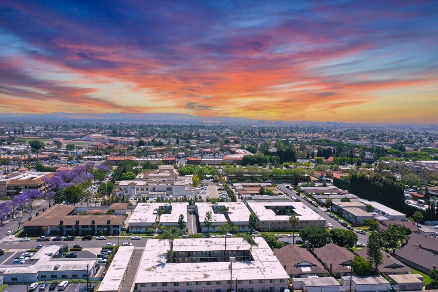 More Photos Of 415 E 2nd St, Tustin Apartments For Sale