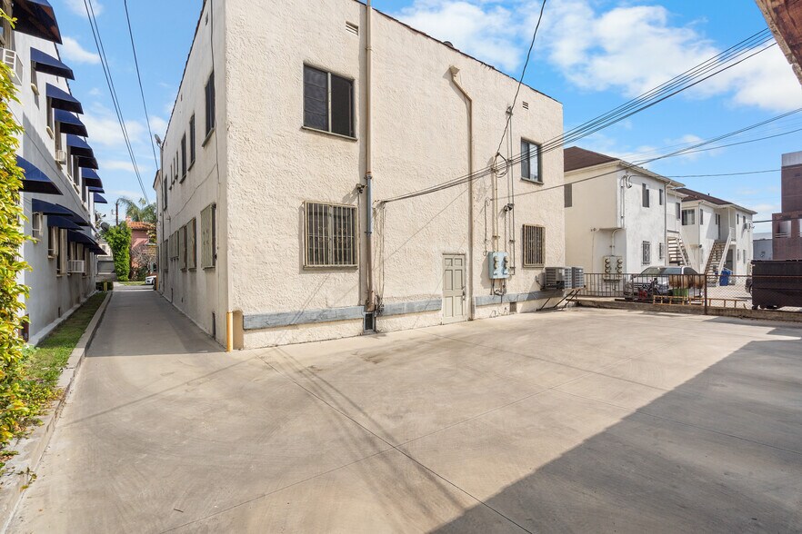 More Photos Of 327 N Ogden Dr, Los Angeles Apartments For Sale