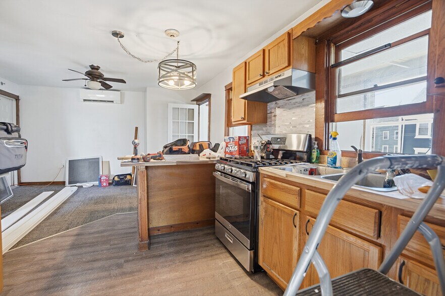 More Photos Of 130 Water St, Warren Apartments For Sale