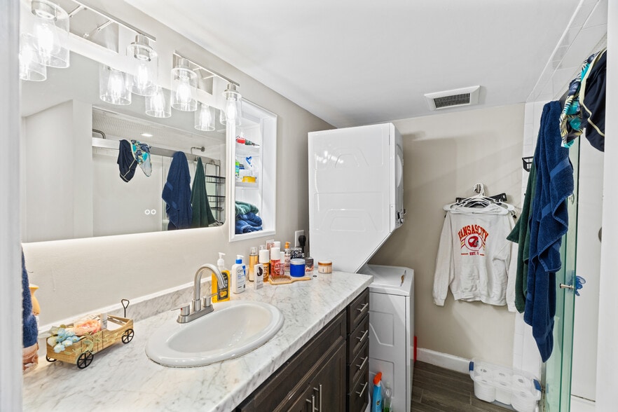 More Photos Of 217 W 28th St, Buena Vista Apartments For Sale